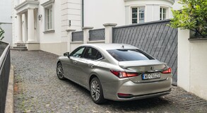Lexus ES 2023