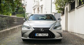 Lexus ES 2023