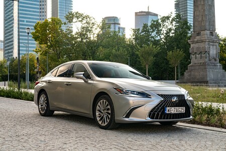HYBRYDOWY LEXUS ES DLA FIRM OD 1490 ZŁ NETTO W NAJMIE KINTO ONE