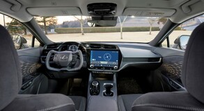  Ezért varázsol mosolyt az utasok arcára a Lexus RZ különleges infrafűtése