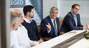 Megújította együttműködését a PICK Szeged kézilabdacsapat és a Lexus 
