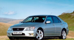 Lexus IS 25 lat