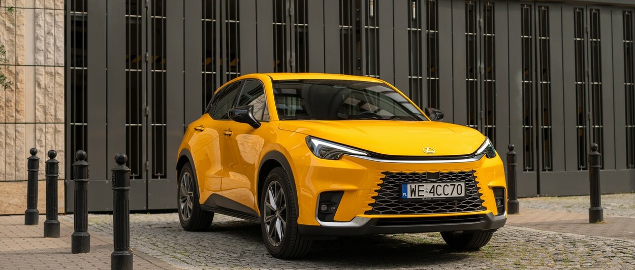 LEXUS LBX Z DARMOWYM PAKIETEM COMFORT. WARUNKIEM JEST ZAKUP KÓŁ ZIMOWYCH