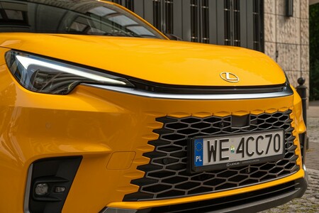 LEXUS LBX Z DARMOWYM PAKIETEM COMFORT. WARUNKIEM JEST ZAKUP KÓŁ ZIMOWYCH