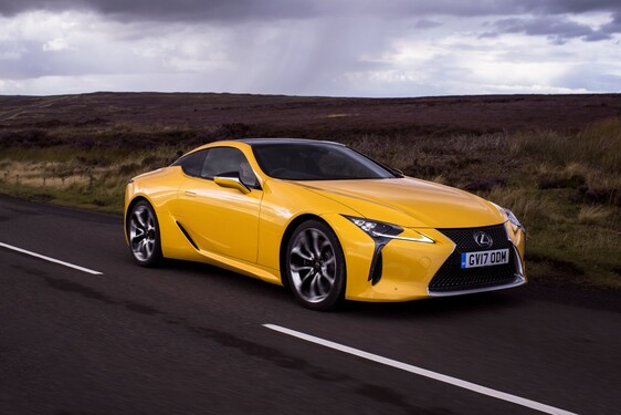 LEXUS LC WYBRANY COUPE ROKU W PLEBISCYCIE MAGAZYNU AUTO EXPRESS