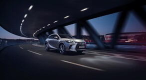 Megáll, ha a sofőr nem képes rá: ötcsillagos biztonságot nyújt a vadonatúj Lexus RX