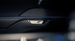 Megáll, ha a sofőr nem képes rá: ötcsillagos biztonságot nyújt a vadonatúj Lexus RX