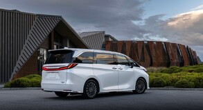 LEXUS LM ODMIENIŁ KOMFORT PODRÓŻY DLA PASAŻERÓW VIP