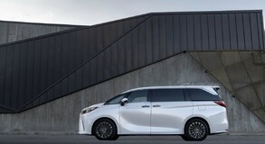 LEXUS LM ODMIENIŁ KOMFORT PODRÓŻY DLA PASAŻERÓW VIP