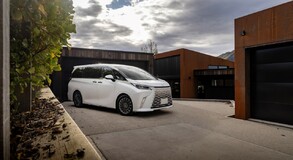 LEXUS LM ODMIENIŁ KOMFORT PODRÓŻY DLA PASAŻERÓW VIP