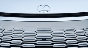 LEXUS LM ODMIENIŁ KOMFORT PODRÓŻY DLA PASAŻERÓW VIP