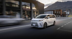 LEXUS LM ODMIENIŁ KOMFORT PODRÓŻY DLA PASAŻERÓW VIP