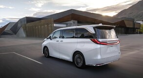 LEXUS LM ODMIENIŁ KOMFORT PODRÓŻY DLA PASAŻERÓW VIP