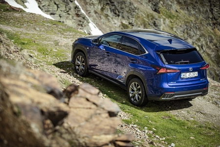 61 PROCENT AUT SPRZEDANYCH W PROGRAMIE LEXUS SELECT TO HYBRYDY