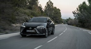 Lexus RZ 2023