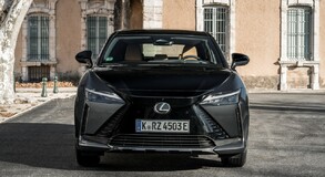 Lexus RZ 2023