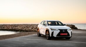 2019 UX F SPORT