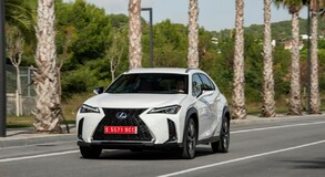 2019 UX F SPORT