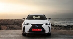 2019 UX F SPORT