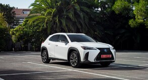 2019 UX F SPORT