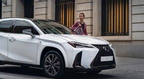 LEXUS UX Z NOWYMI MULTIMEDIAMI, POPRAWIONYM UKŁADEM JEZDNYM I Z WIĘKSZYMI MOŻLIWOŚCIAMI KONFIRGURACJI