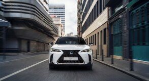 LEXUS UX Z NOWYMI MULTIMEDIAMI, POPRAWIONYM UKŁADEM JEZDNYM I Z WIĘKSZYMI MOŻLIWOŚCIAMI KONFIRGURACJI