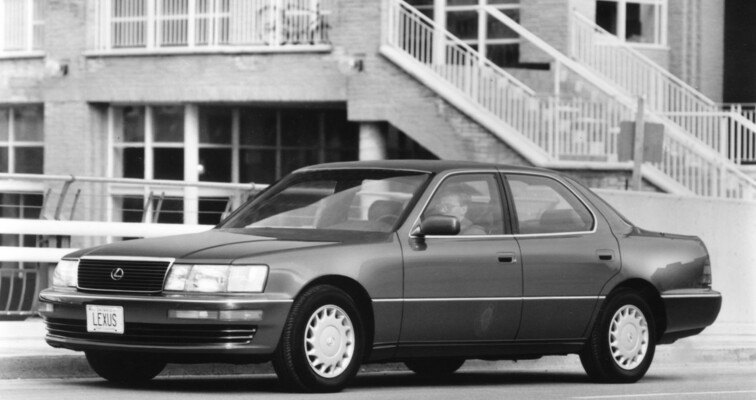 35 LAT LEXUSA W KANADZIE. WAŻNY RYNEK DLA MARKI I PIERWSZA FABRYKA POZA JAPONIĄ
