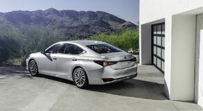 Lexus ES 2021