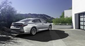 Lexus ES 2021