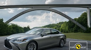 Nowy Lexus ES jednym z najbezpieczniejszych aut w historii testów Euro NCAP