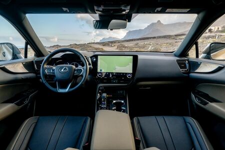 A járt utak elhagyására csábít a Lexus NX Overtrail 