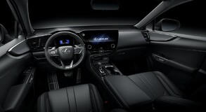A ló és lovasának egységét idézi a vadonatúj Lexus NX pilótafülkéje