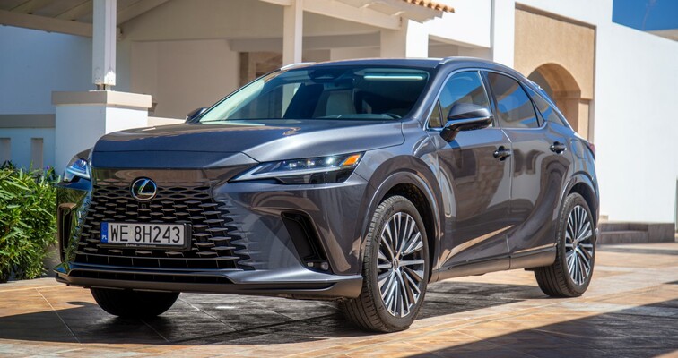 LEXUS RX OD 1990 ZŁ NETTO MIESIĘCZNIE W KINTO ONE. NISKA DOPŁATA DO HYBRYDY PLUG-IN