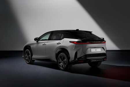 ŚWIATOWA PREMIERA NOWEGO LEXUSA RZ 