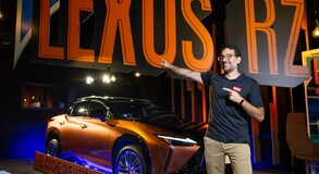 Lexus RZ comic Salva Espin