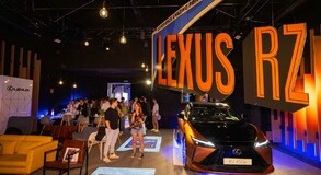 Lexus RZ comic Salva Espin