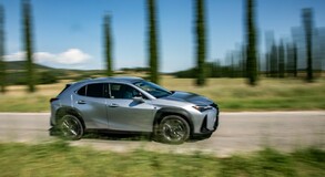 Lexus UX 2024
