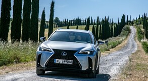 Lexus UX 2024