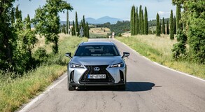Lexus UX 2024