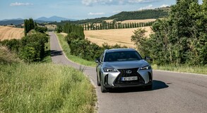 Lexus UX 2024