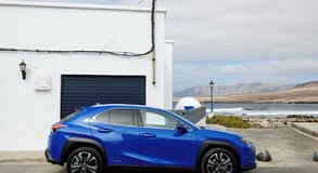3000 KM TÁVOLSÁGBÓL RENDEZI A NEVES BLOGGER A VADONATÚJ LEXUS UX FOTÓZÁSÁT