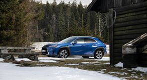 Lexus UX - local
