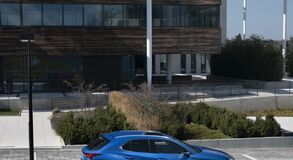 Lexus UX - local