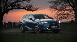 Lexus UX - local