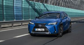 Lexus UX - local