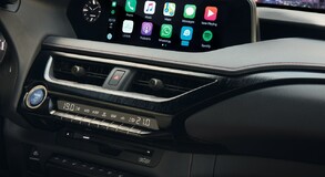 LEXUS OBOHATÍ SVÉ VOZY KONEKTIVITOU APPLE CARPLAY  A ANDROID AUTO