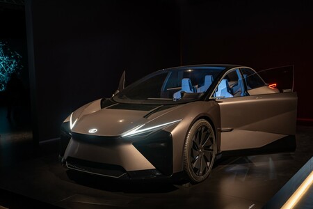 INSTALACE LEXUS NA MILÁNSKÉM TÝDNU DESIGNU PŘIBLIŽUJÍ TECHNOLOGIE PRO ČLOVĚKA
