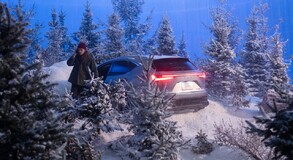  A Lexus derekasan kiveszi a részét a világ megmentéséből a Moonfall című mozifilmben 