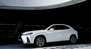 Lexus UX 2023