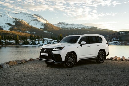 LEXUS LX Z TRZEMA RODZAJAMI KABINY I WERSJĄ F SPORT